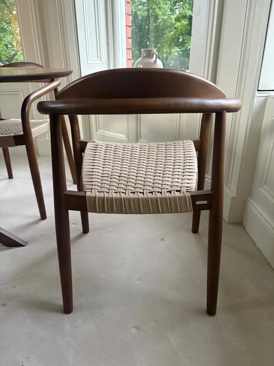 Dining room table and 6 chairs - Image 4