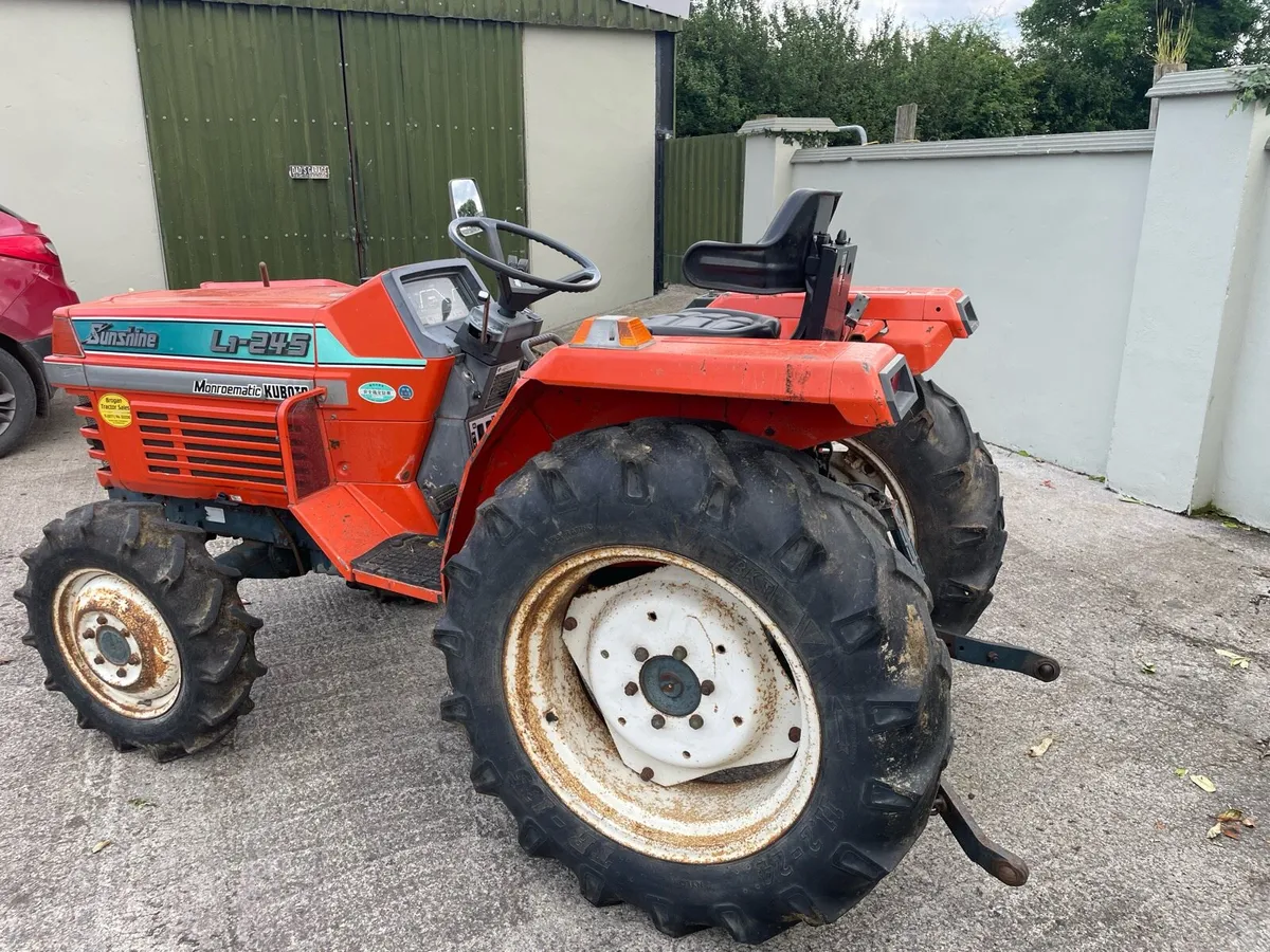 Kubota L1-245 - Image 3
