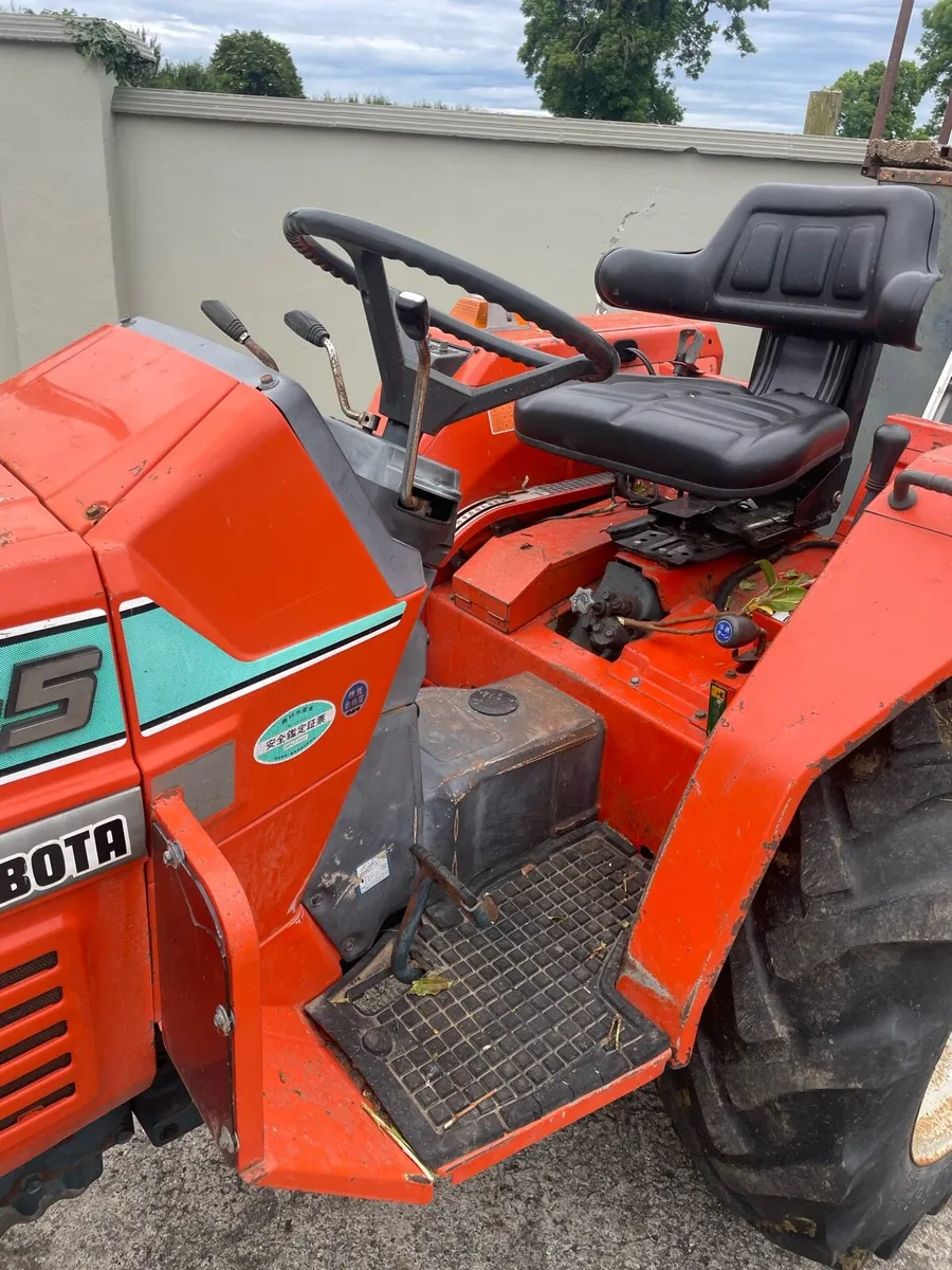 Kubota L1-245 - Image 4