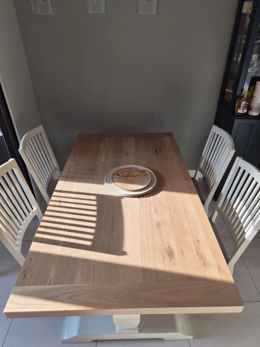 Kitchen tabe & chairs - Image 1