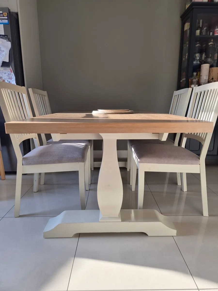 Kitchen tabe & chairs - Image 2