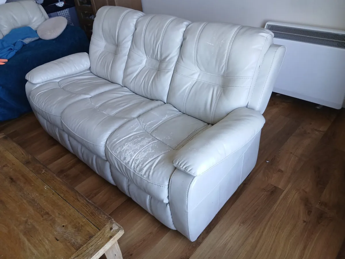 Couch - Image 4