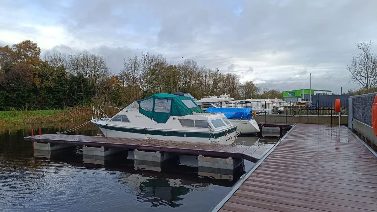 Seamaster 27 Cruiser Boat - Image 1