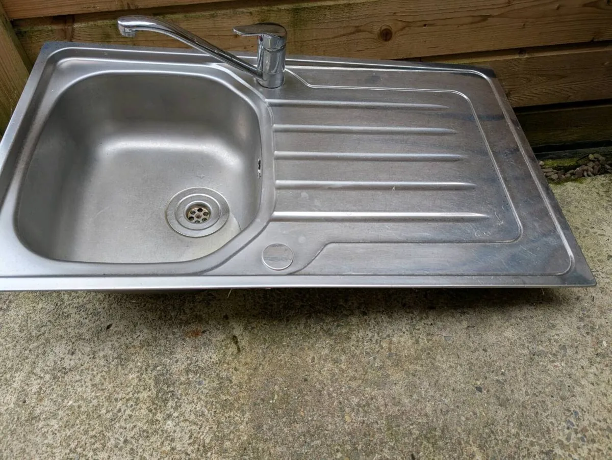 Free Stainless steel sink - Image 1