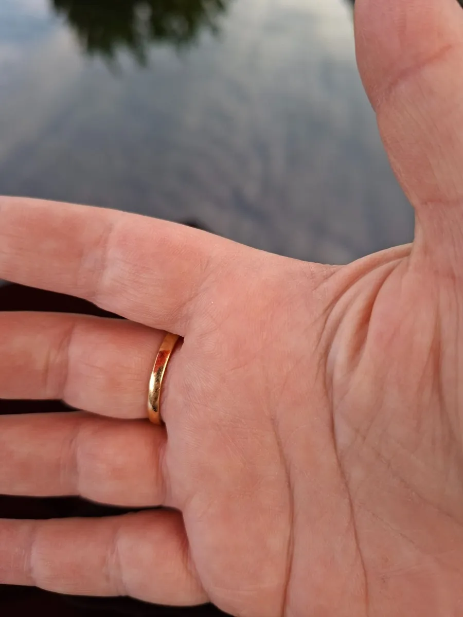 Gold ring - Image 2