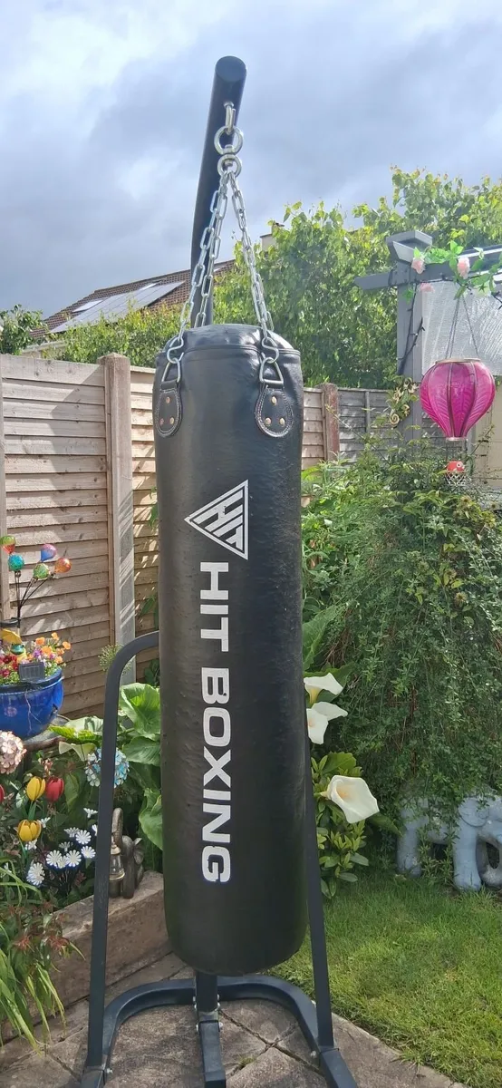 HIT punch bag & stand - Image 3