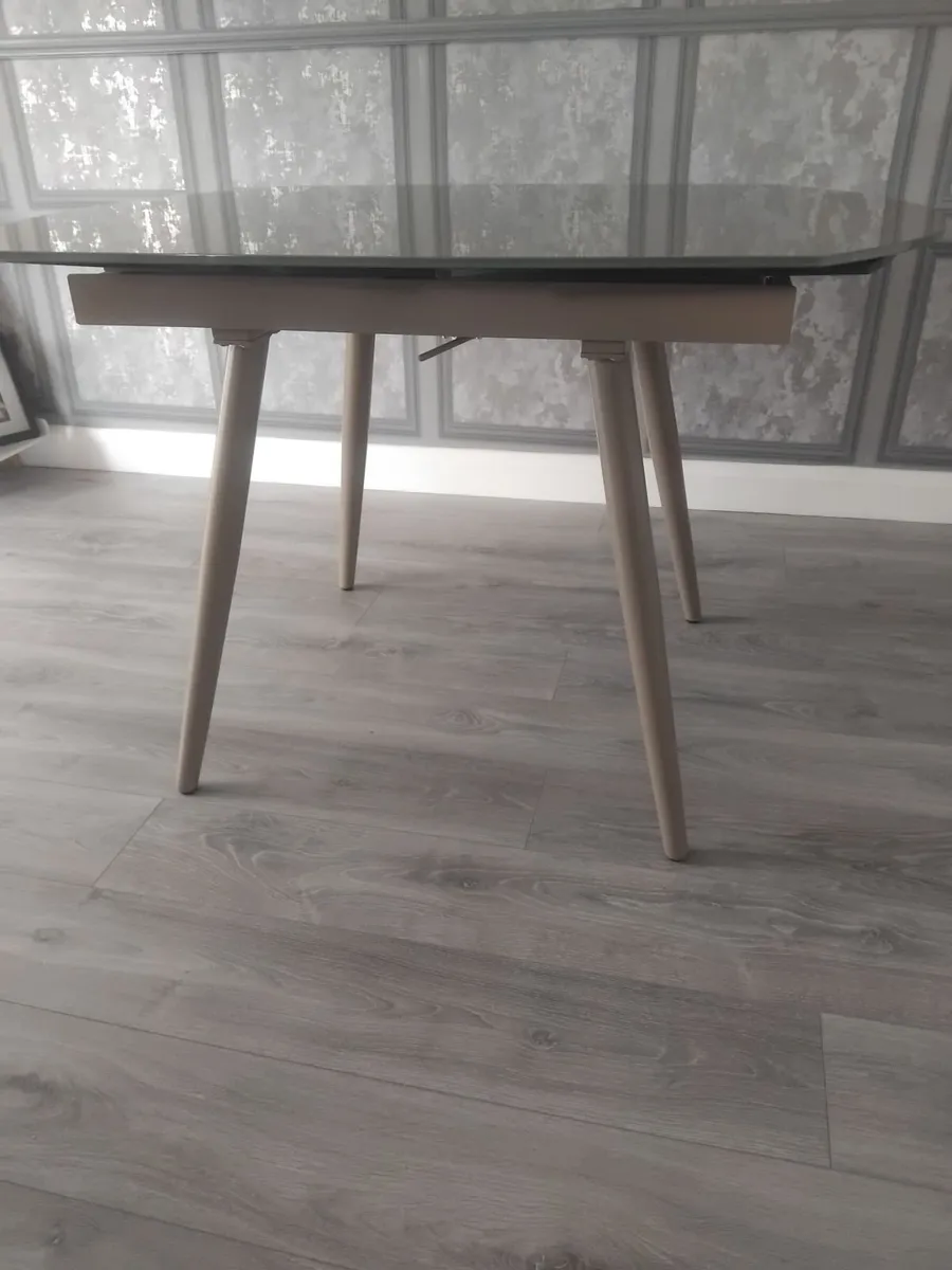 Kitchen table - Image 3
