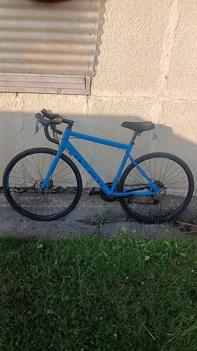 Man's carrera racing bike - Image 1