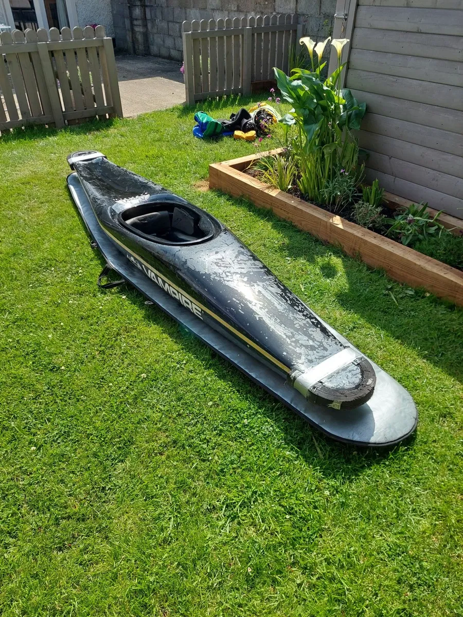 Vampire XL Canoe polo boat, boat bag and paddle - Image 1
