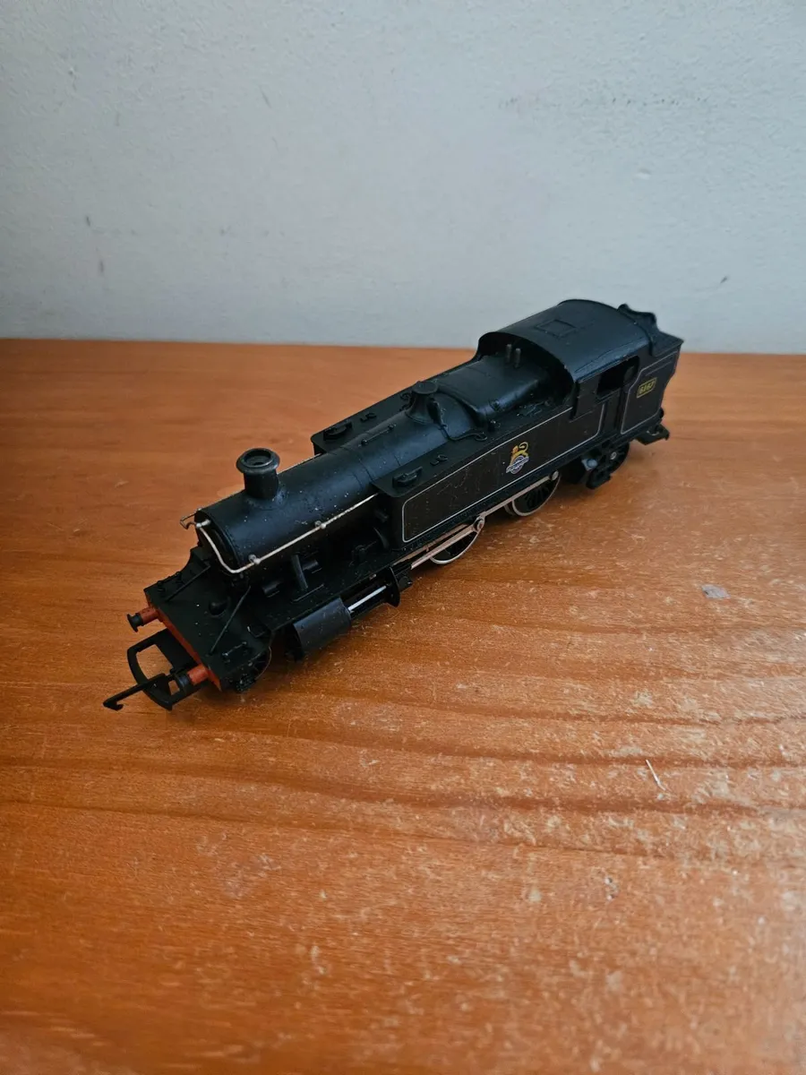 Hornby Lima OO Gauge Train Engine - Image 4