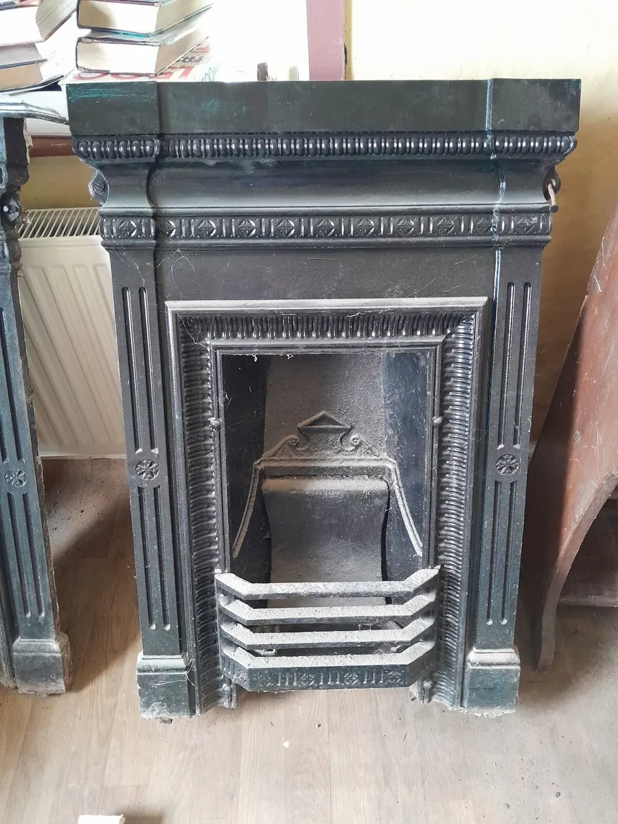 4 cast iron fireplaces - Image 2