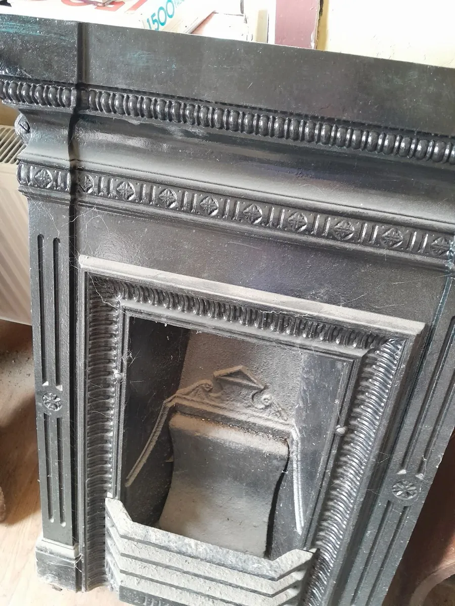 4 cast iron fireplaces - Image 3
