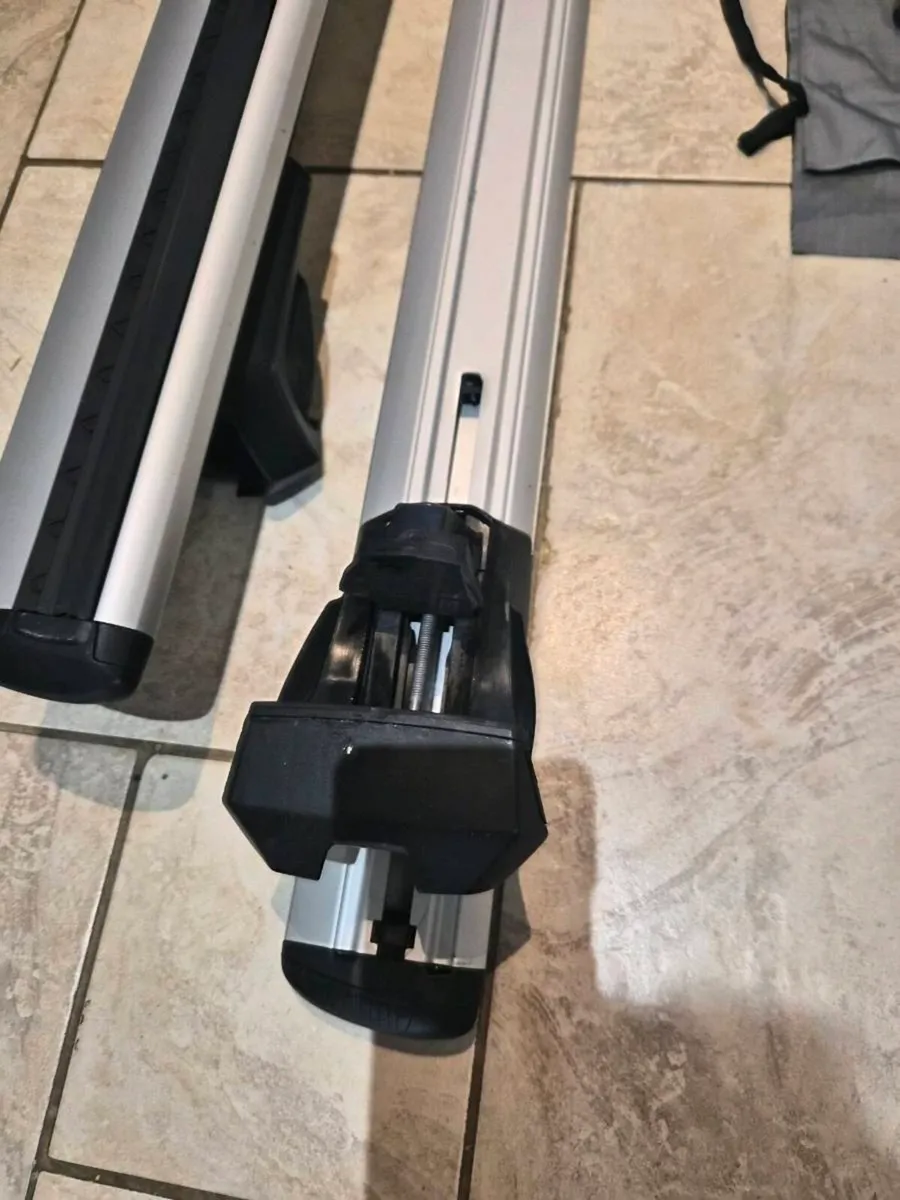 Thule Roof bars - Image 1