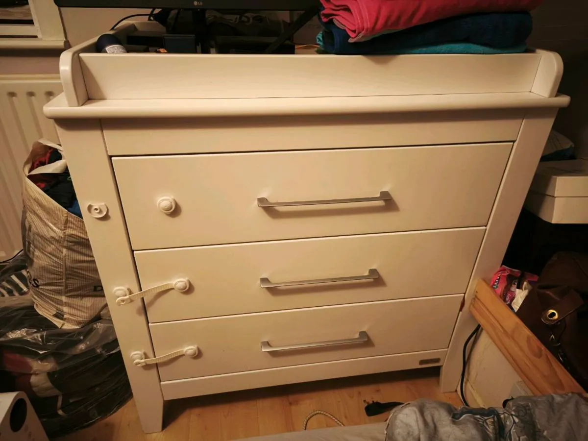 wardrobe and chest of drawers - Image 2