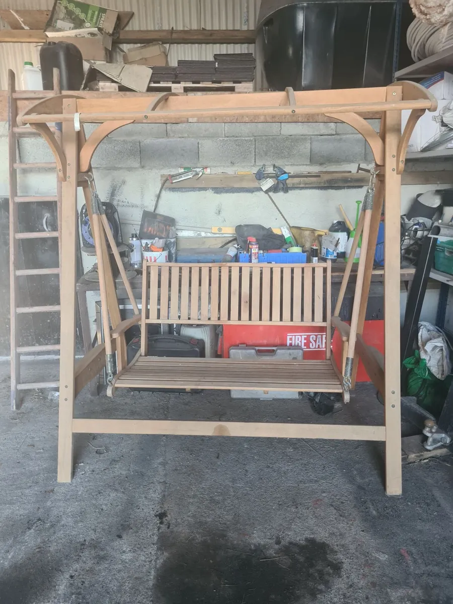 Garden Furniture - Swinging Seat