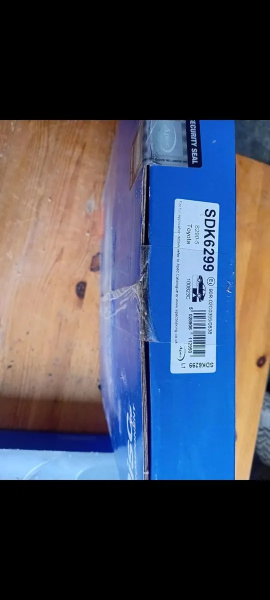 Toyota Avensis rear brake pads and discs - Image 3