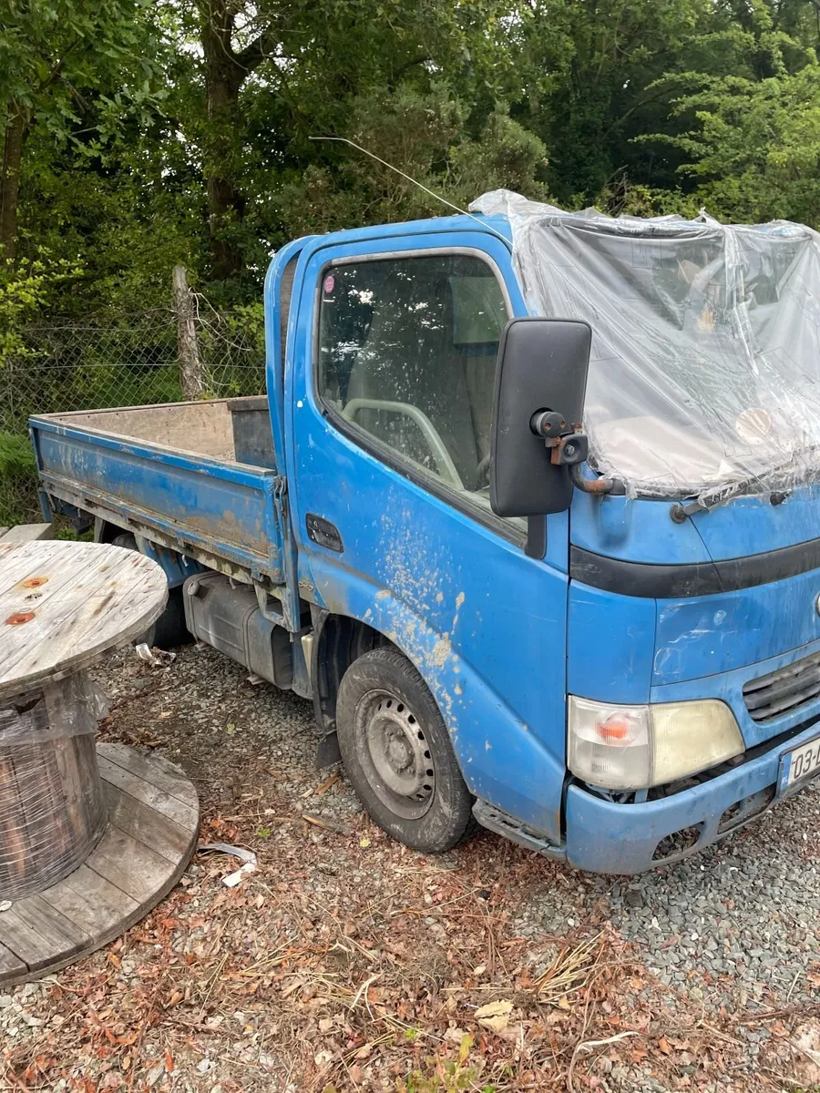 152 Renault Captur Diesel  and Toyota  Dyna  D4D - Image 4