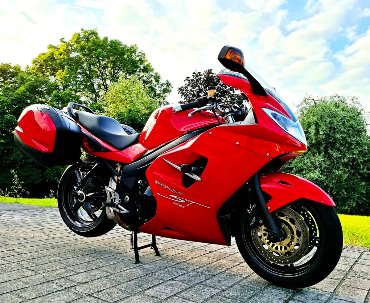 Triumph ST 1050 Sprint. Trade-in possible - Image 1