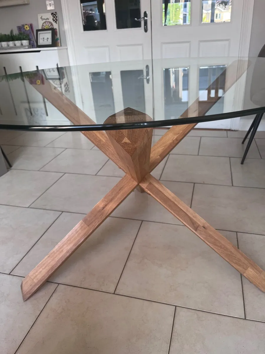 Glass table - Image 1