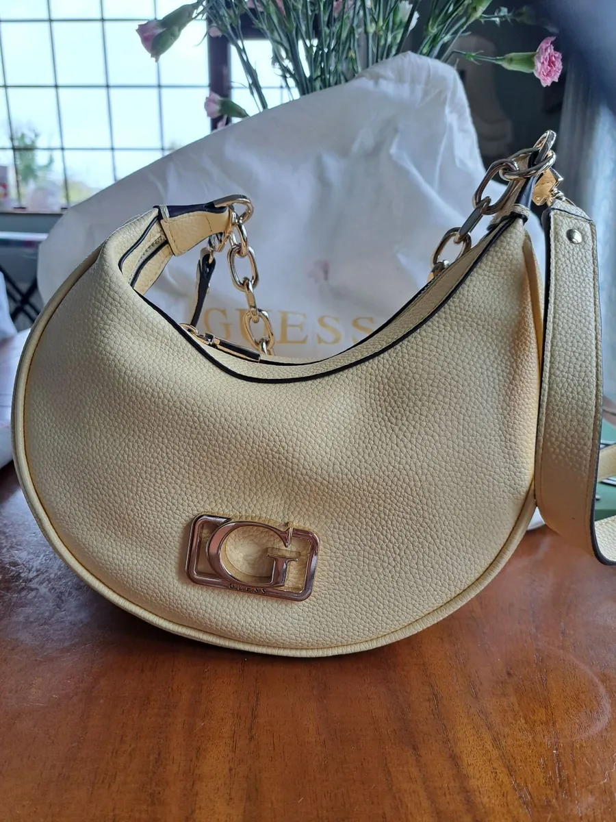 Beautiful guess handbag - Image 2