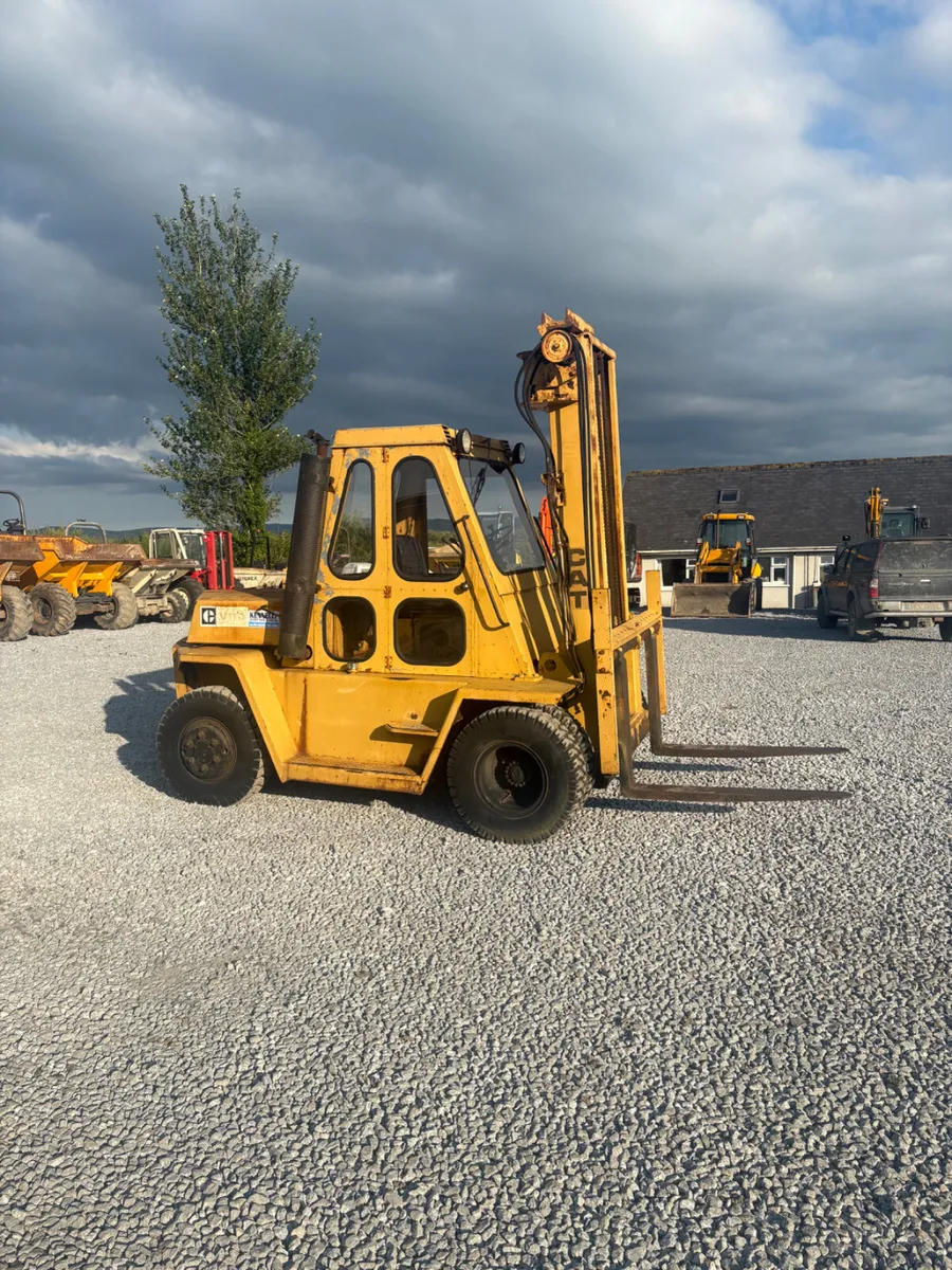 Caterpillar v110    5ton.  Forklift - Image 4