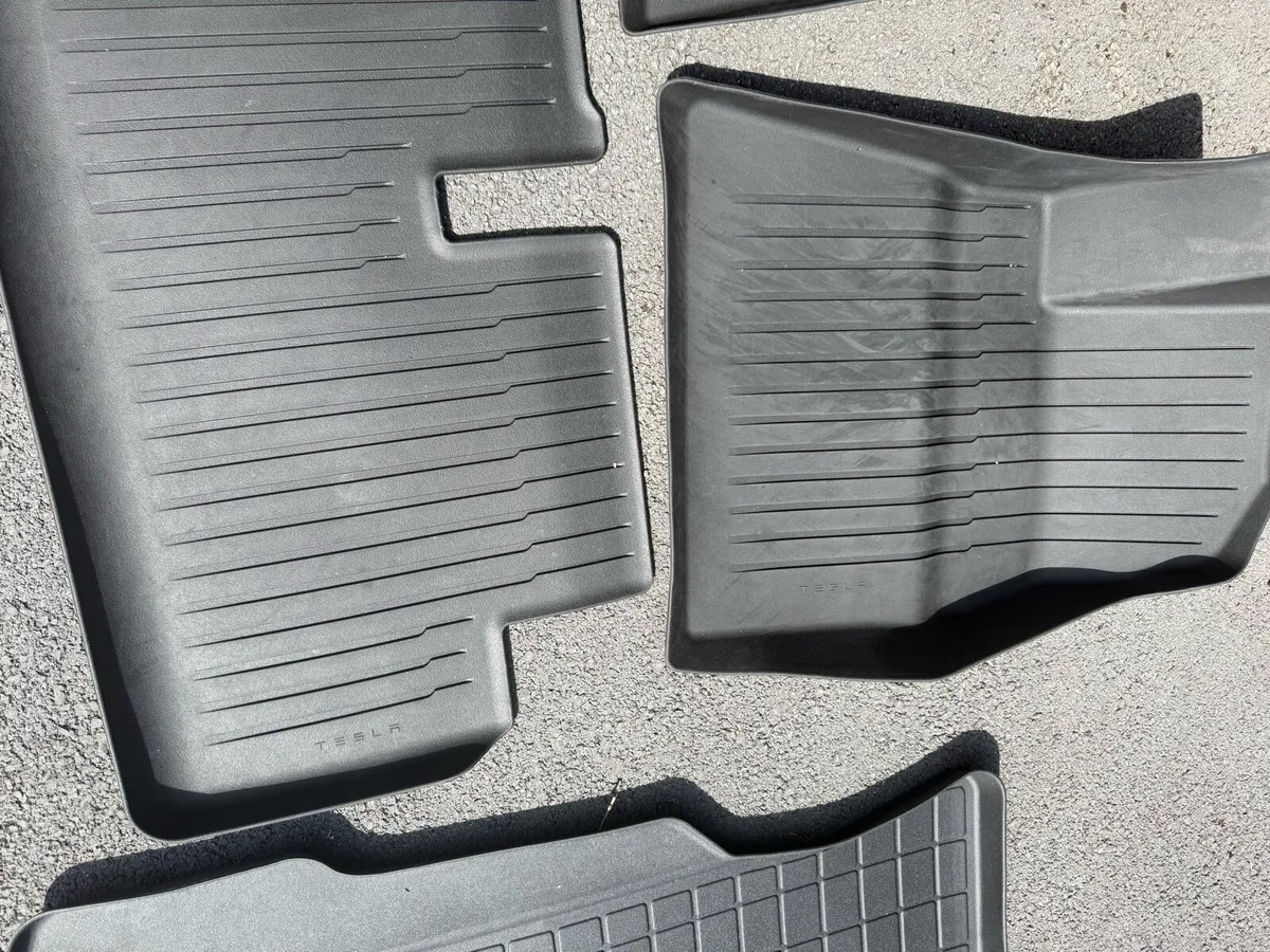 Tesla Model 3 Rubber floor mats - Image 3