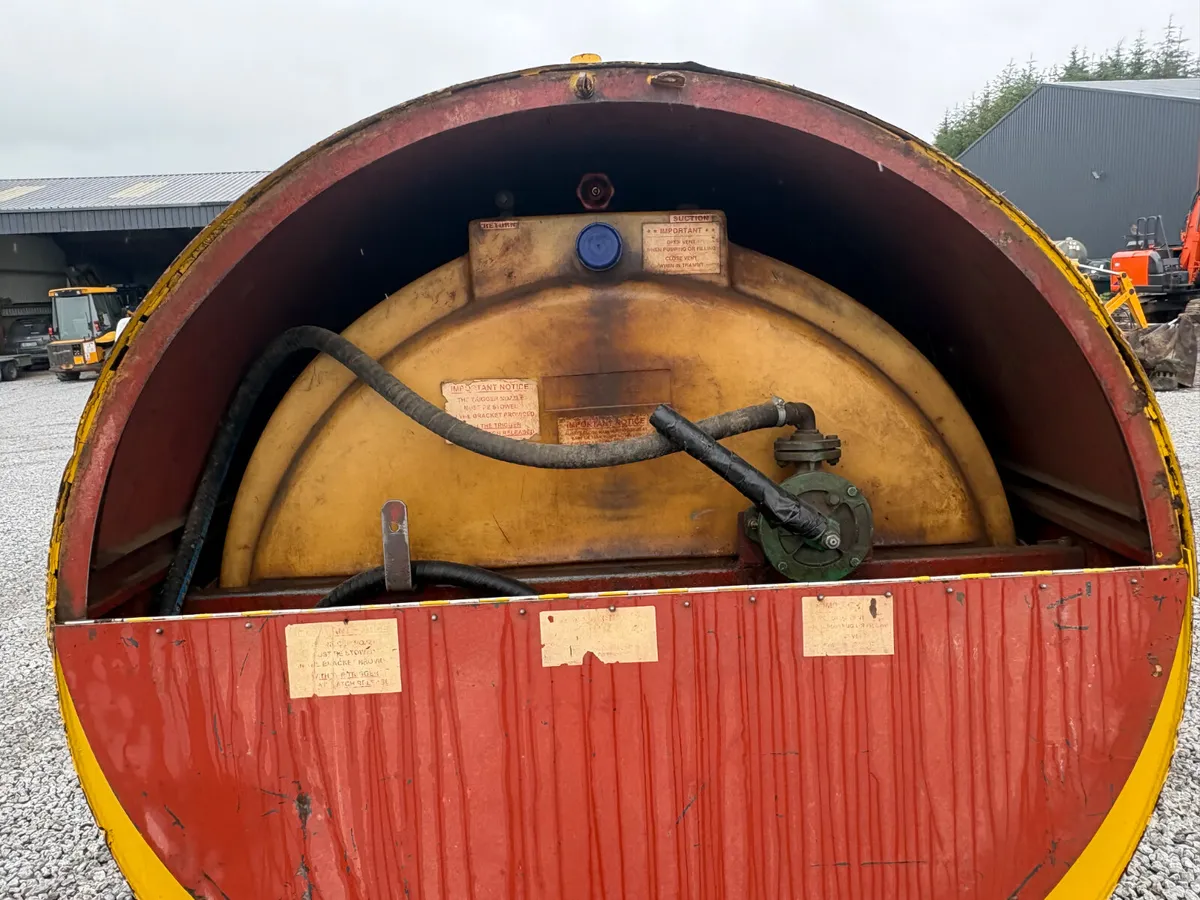 Bunded fuel bowser - Image 3