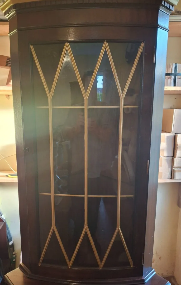 Last Drop  €145  2 Display Cabinets - Image 4