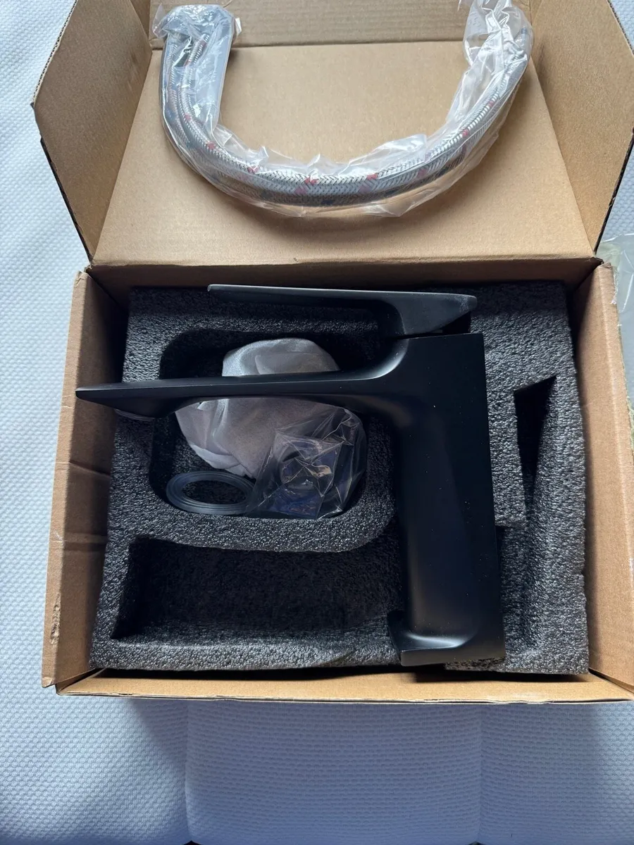 Bathroom tap - Image 1
