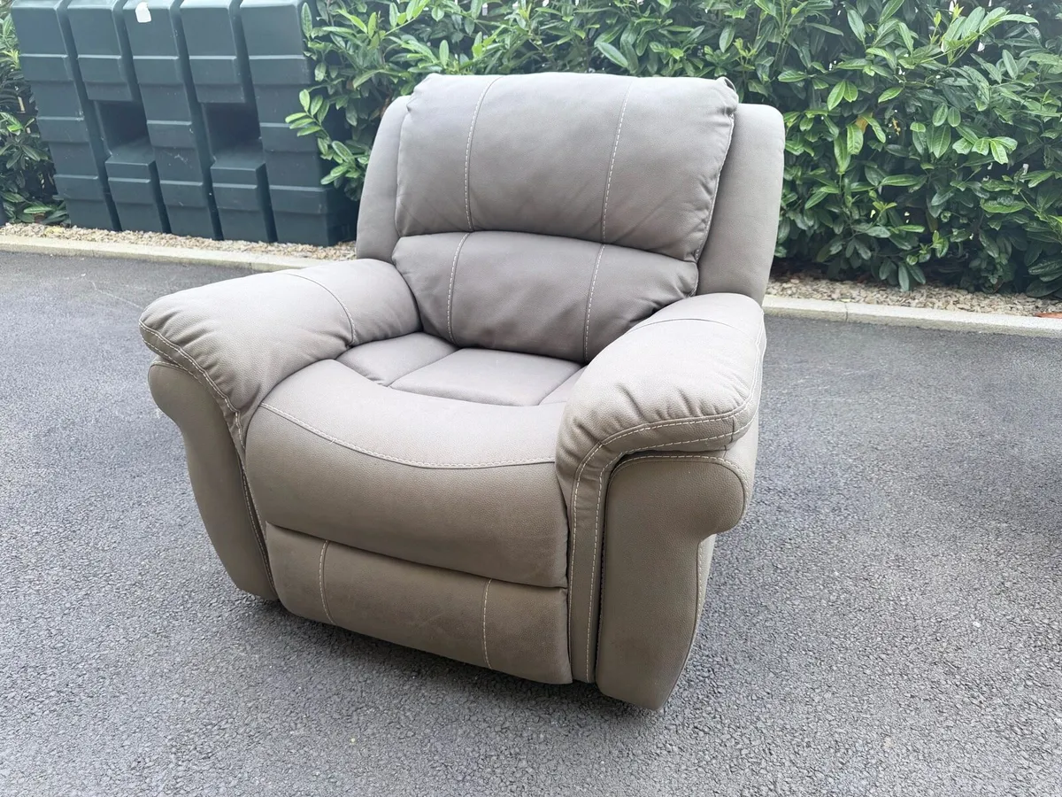 Sofa set suite Grey Leather 3,2,1 reclining - Image 3