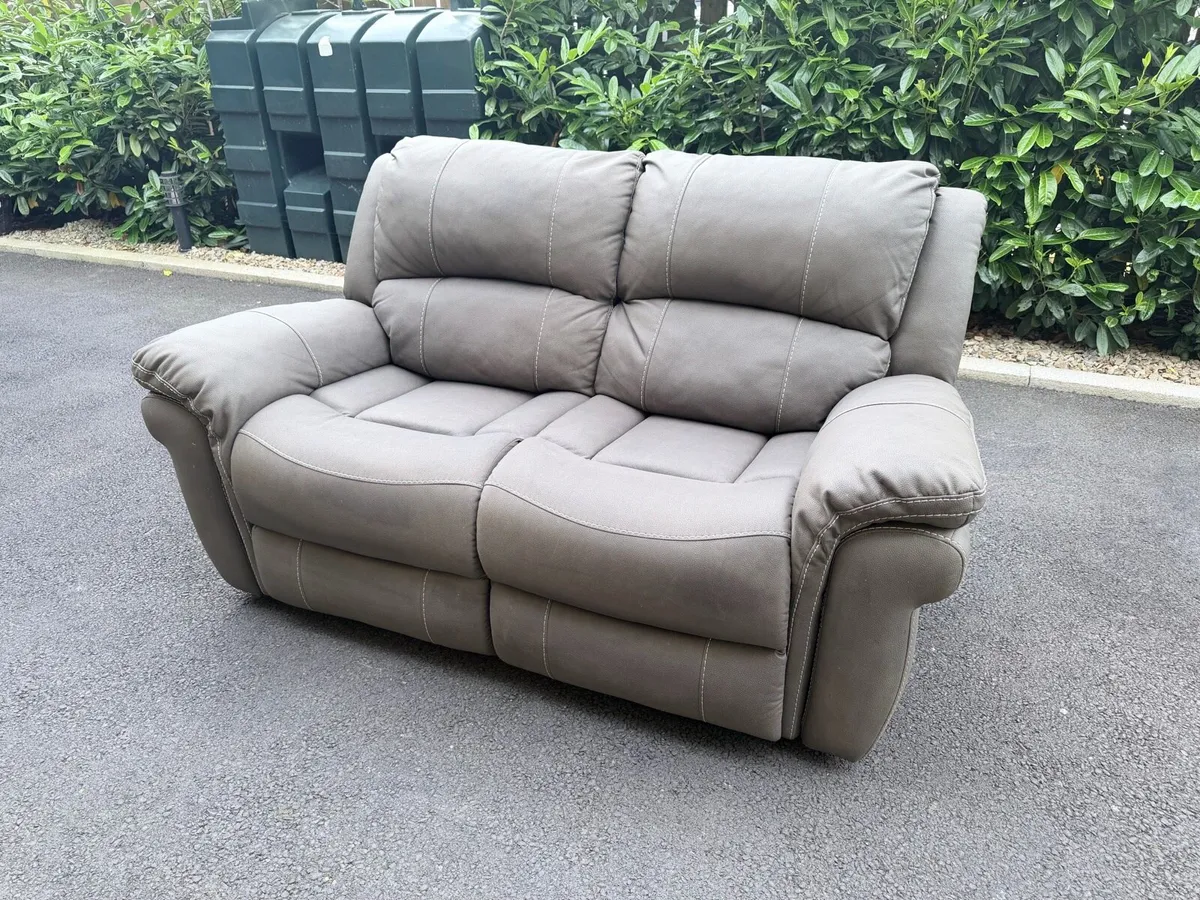 Sofa set suite Grey Leather 3,2,1 reclining - Image 2