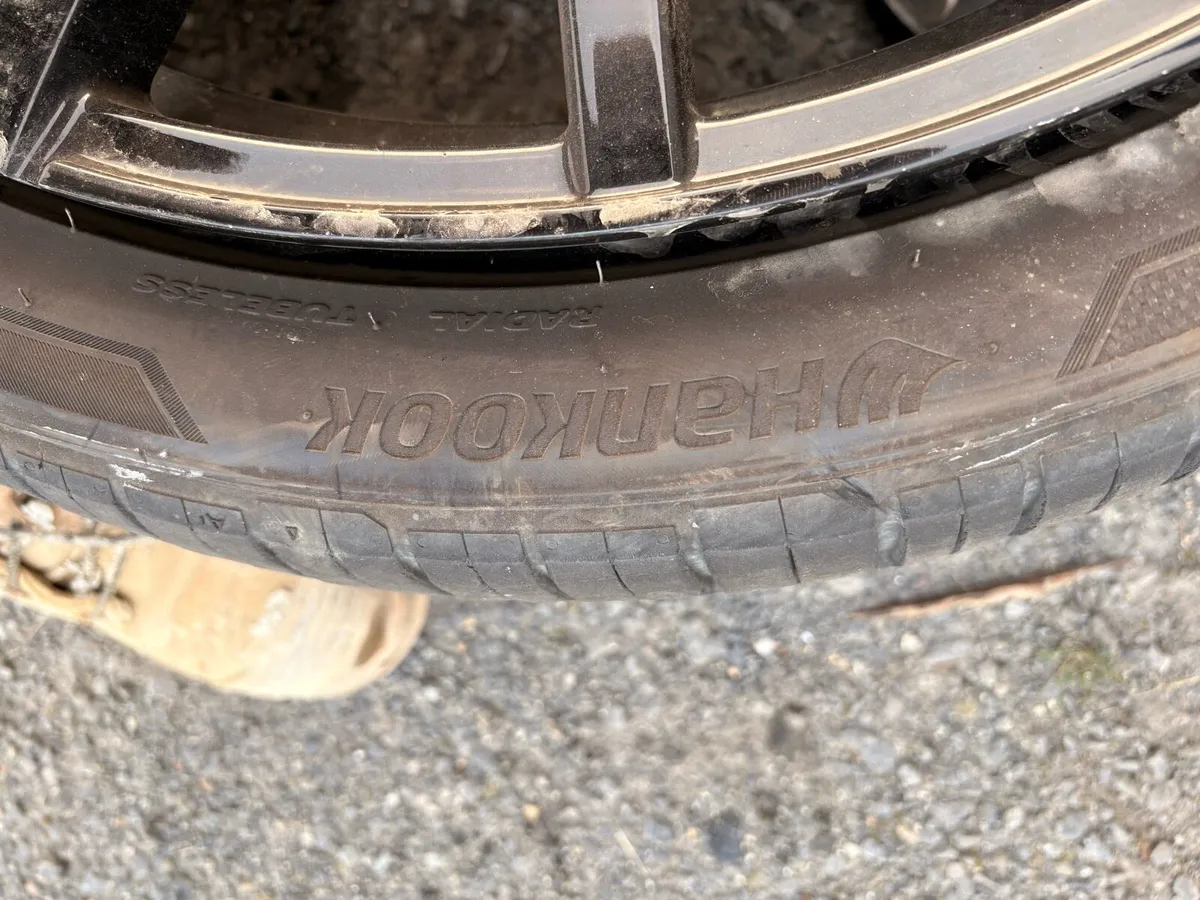 BMW X5 alloys and tyres - Image 4