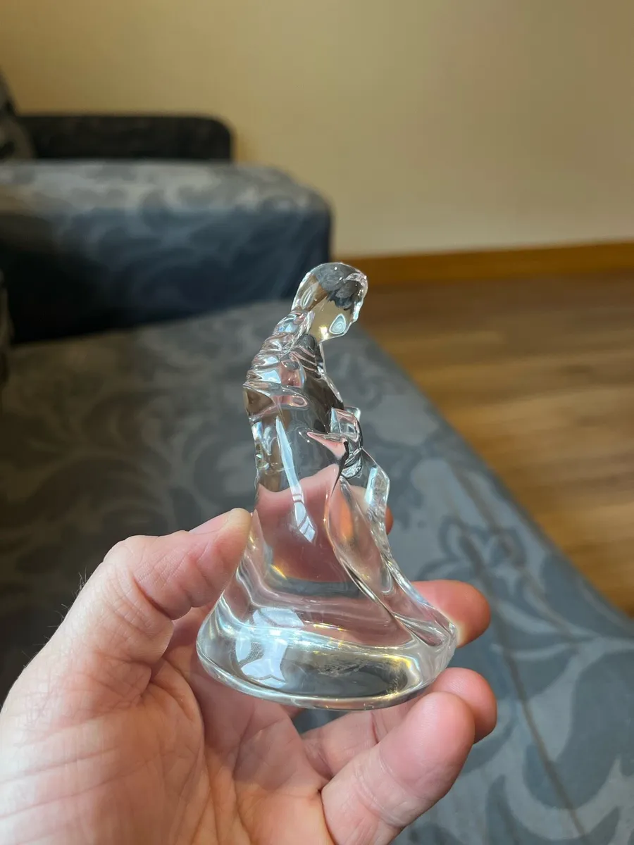 Virgin Mary Waterford crystal piece - Image 1