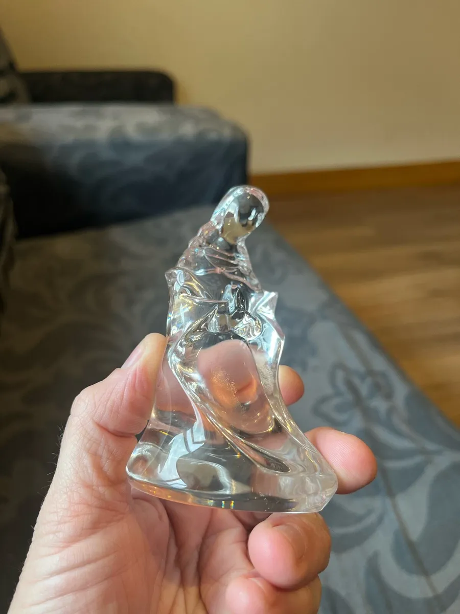 Virgin Mary Waterford crystal piece - Image 3
