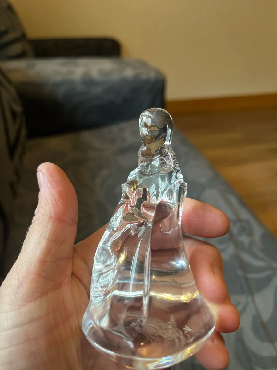 Virgin Mary Waterford crystal piece - Image 4