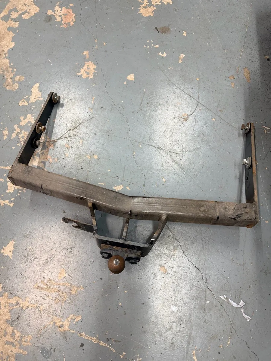 Volkswagen Transporter Towbar - Image 2