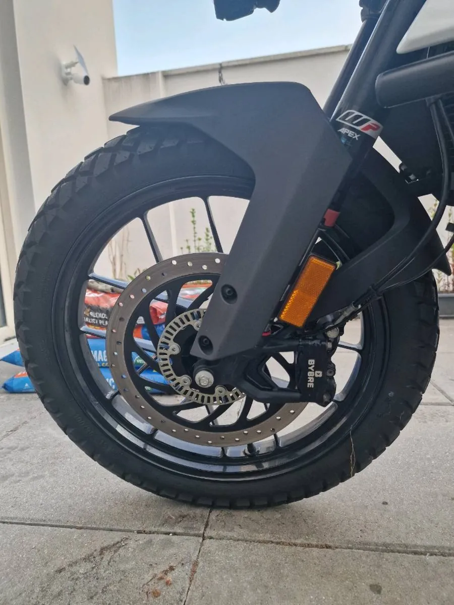 222 KTM 390 Adventure - Image 4