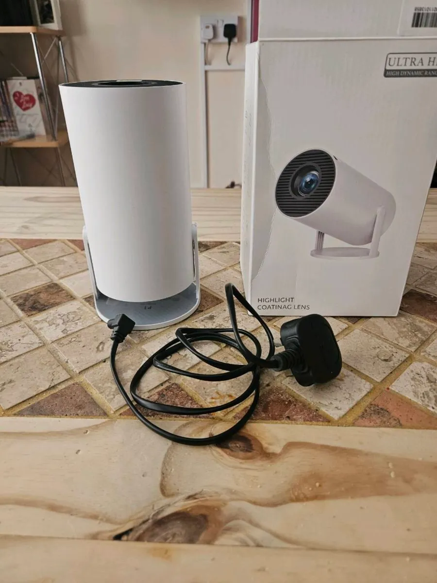 Mini projector P1 - Image 1