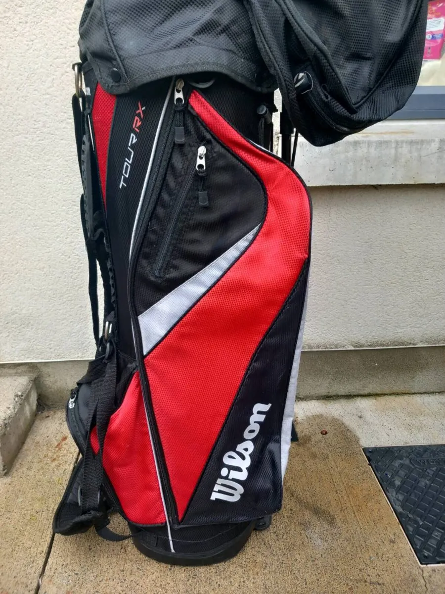 Wilson golf bag with stand. - Image 3