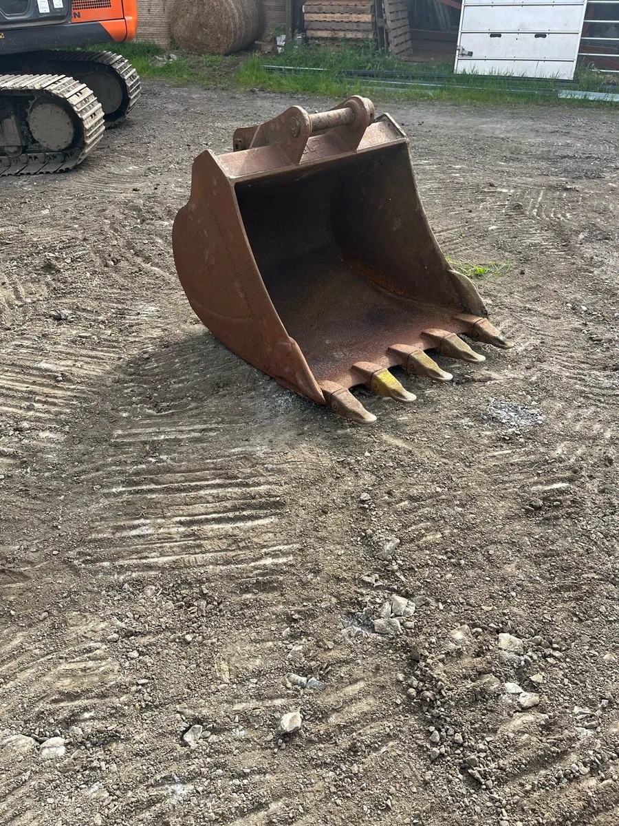 Metre digging bucket - Image 1