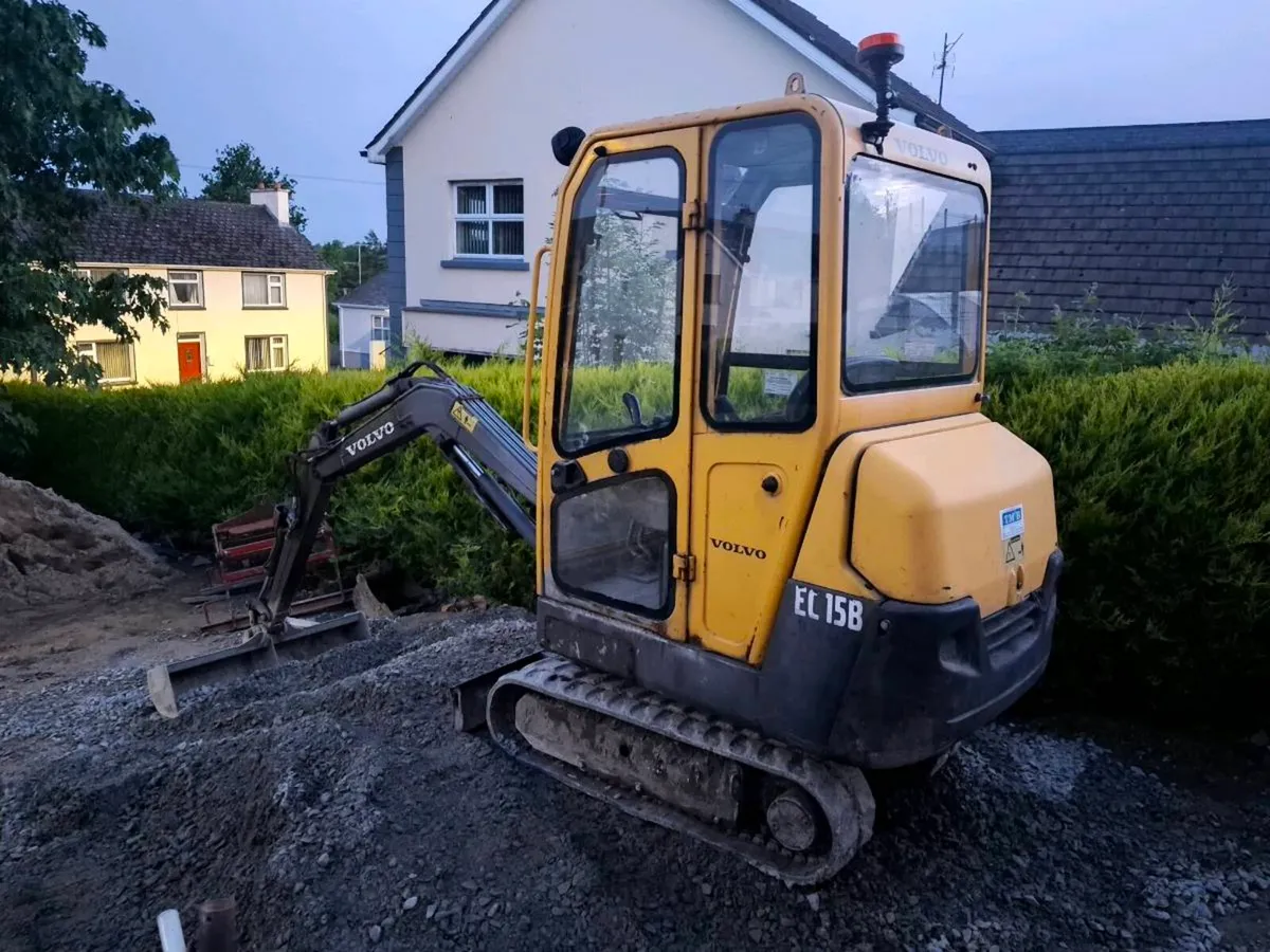 Volvo EC15B mini digger - Image 2