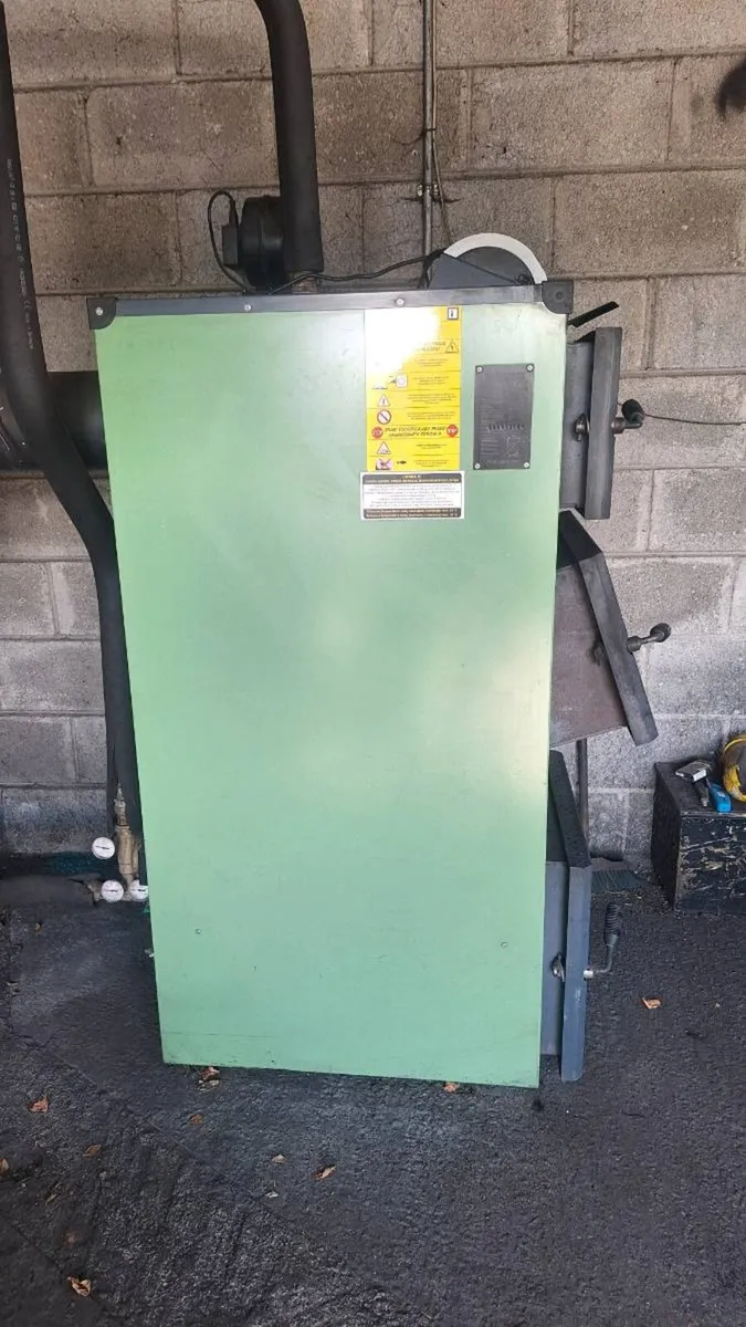 Solid fuel Defro Burner & 2000 litre buffer tank - Image 3