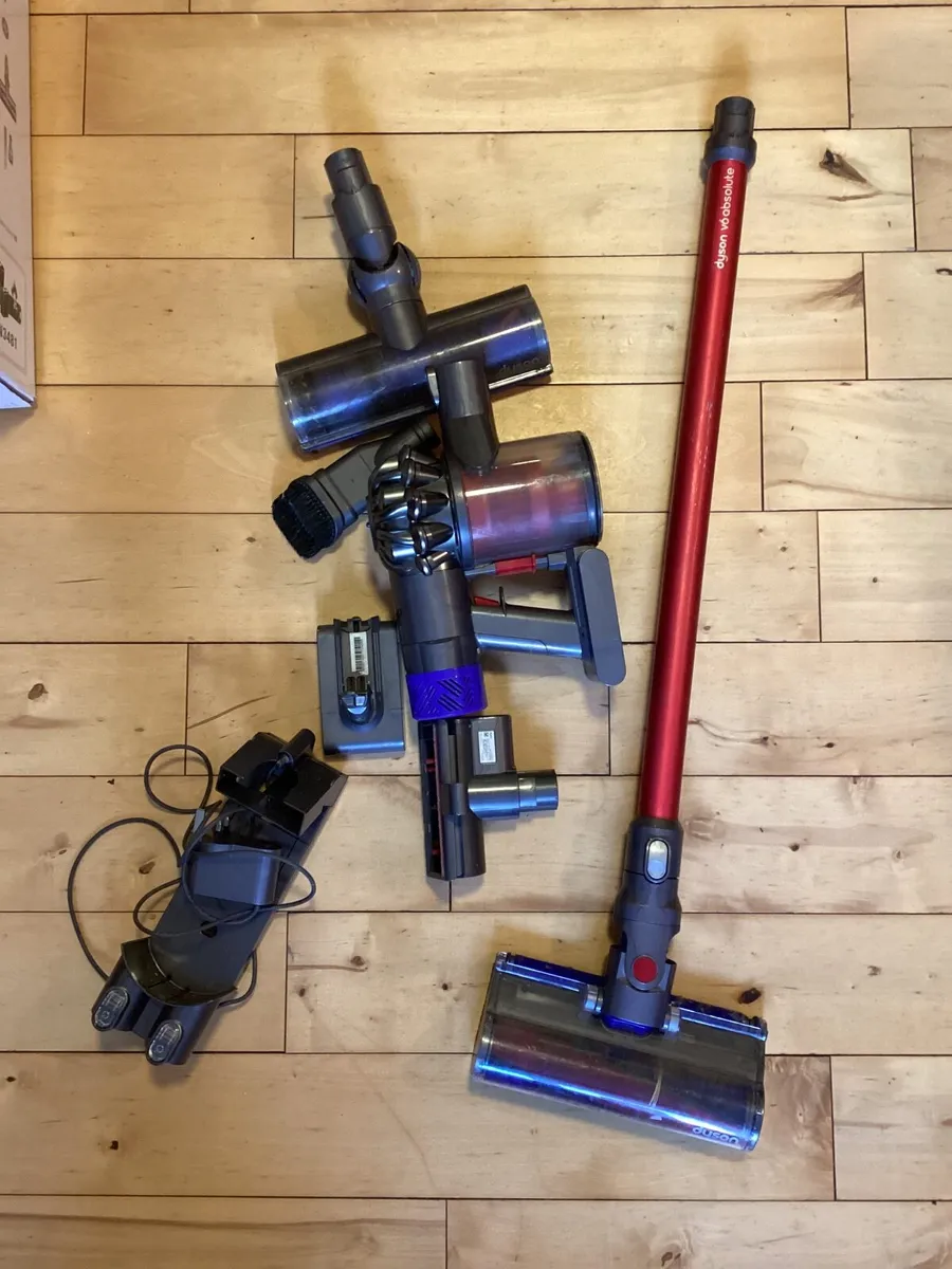 Dyson hoover v6