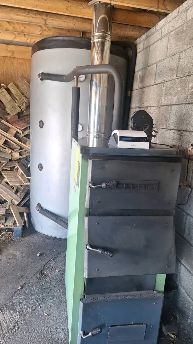 Solid fuel Defro Burner & 2000 litre buffer tank - Image 1