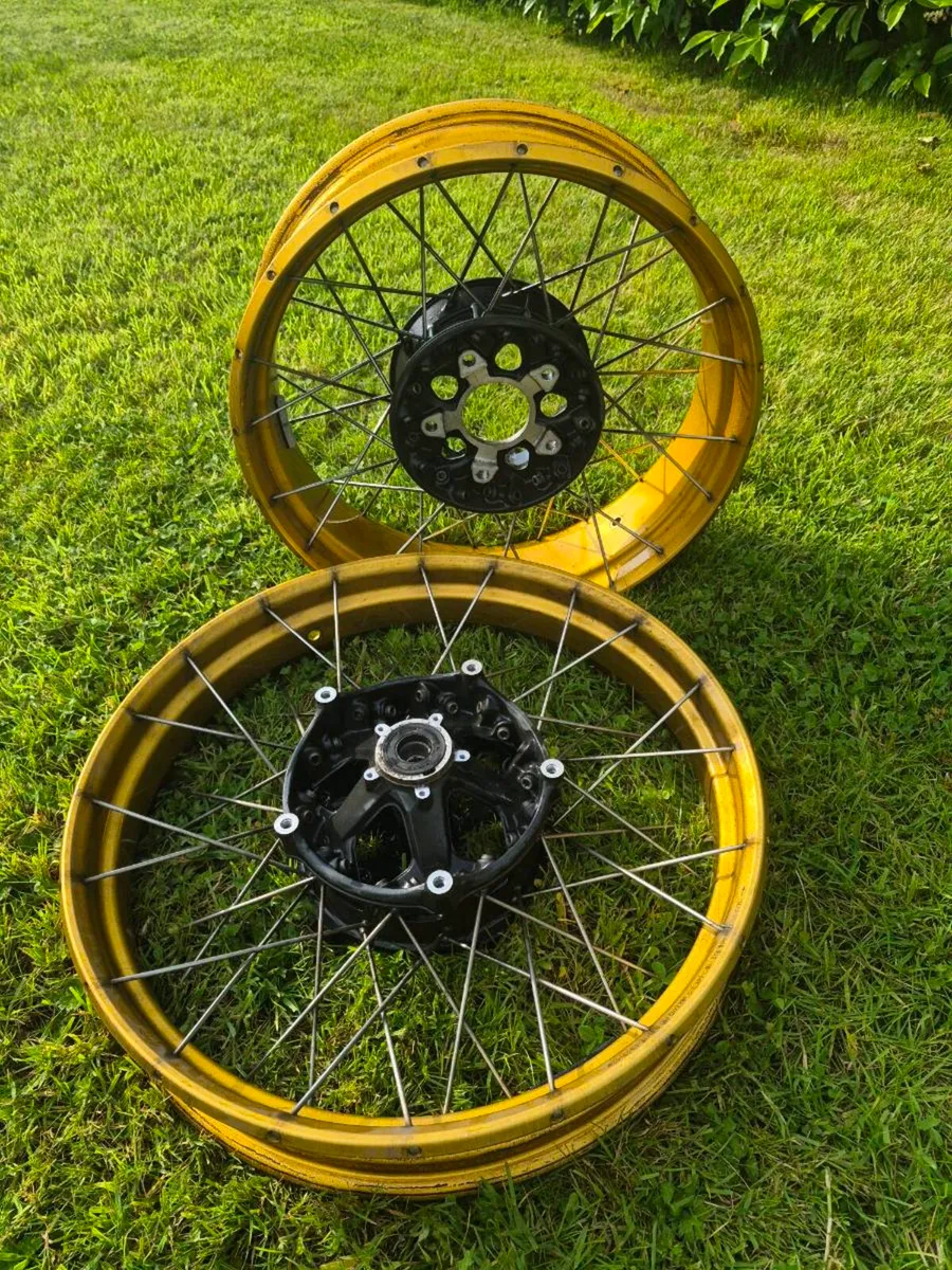 BMW GS 2023 GOLD SPOKE WHEELS ANARKEE WILD TYRE - Image 1