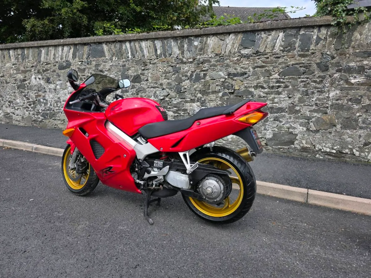 1998 Honda VFR 800 – Only 13700miles - Image 1