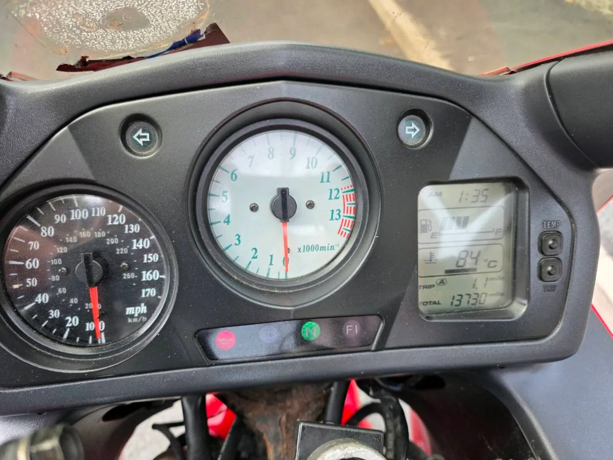 1998 Honda VFR 800 – Only 13700miles - Image 3