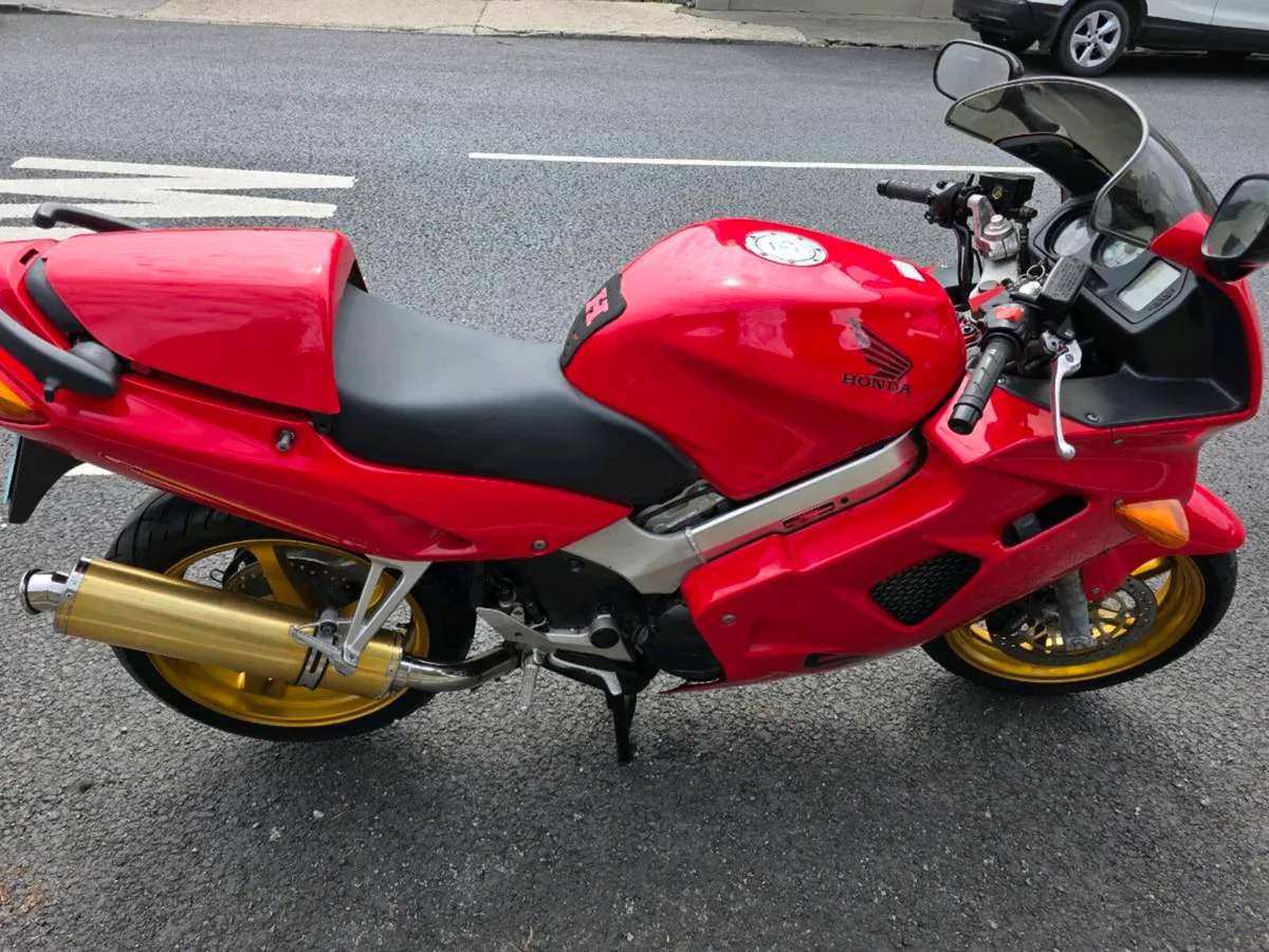 1998 Honda VFR 800 – Only 13700miles - Image 4