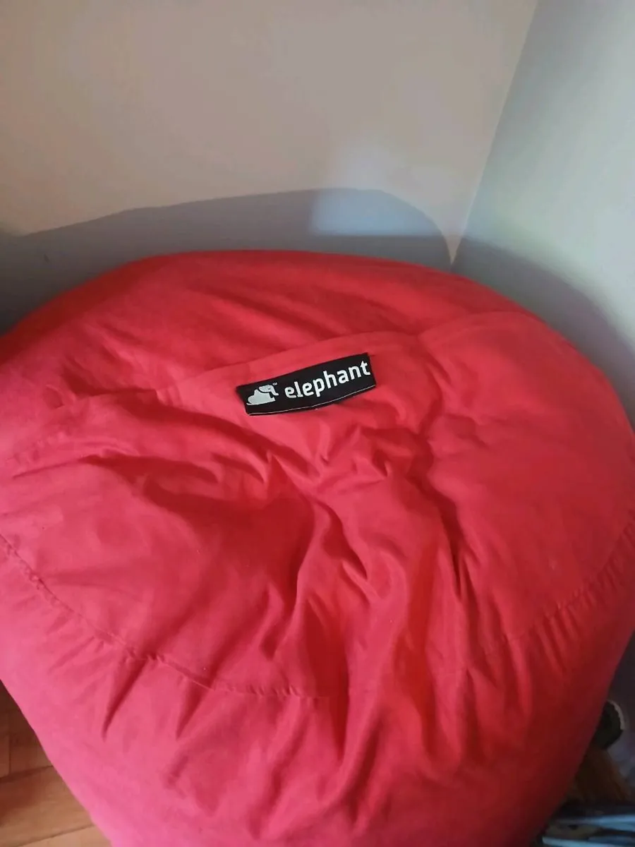 Large elephant Bean bag - Image 1