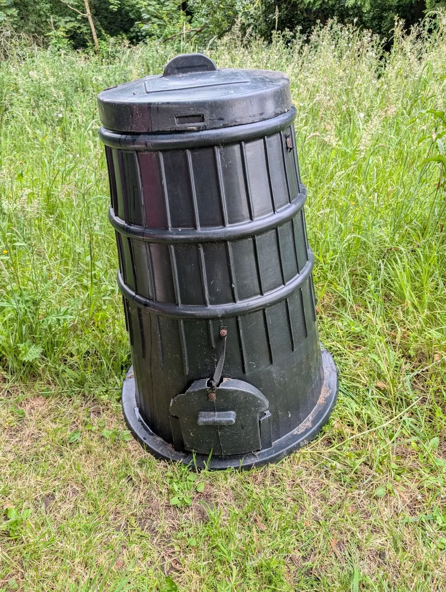 Free Compost bin - Image 3